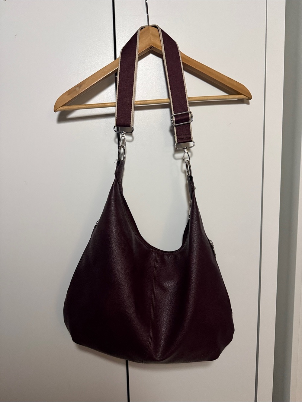 Women's Burgundy Leather Hobo Bag with Adjustable Strap
